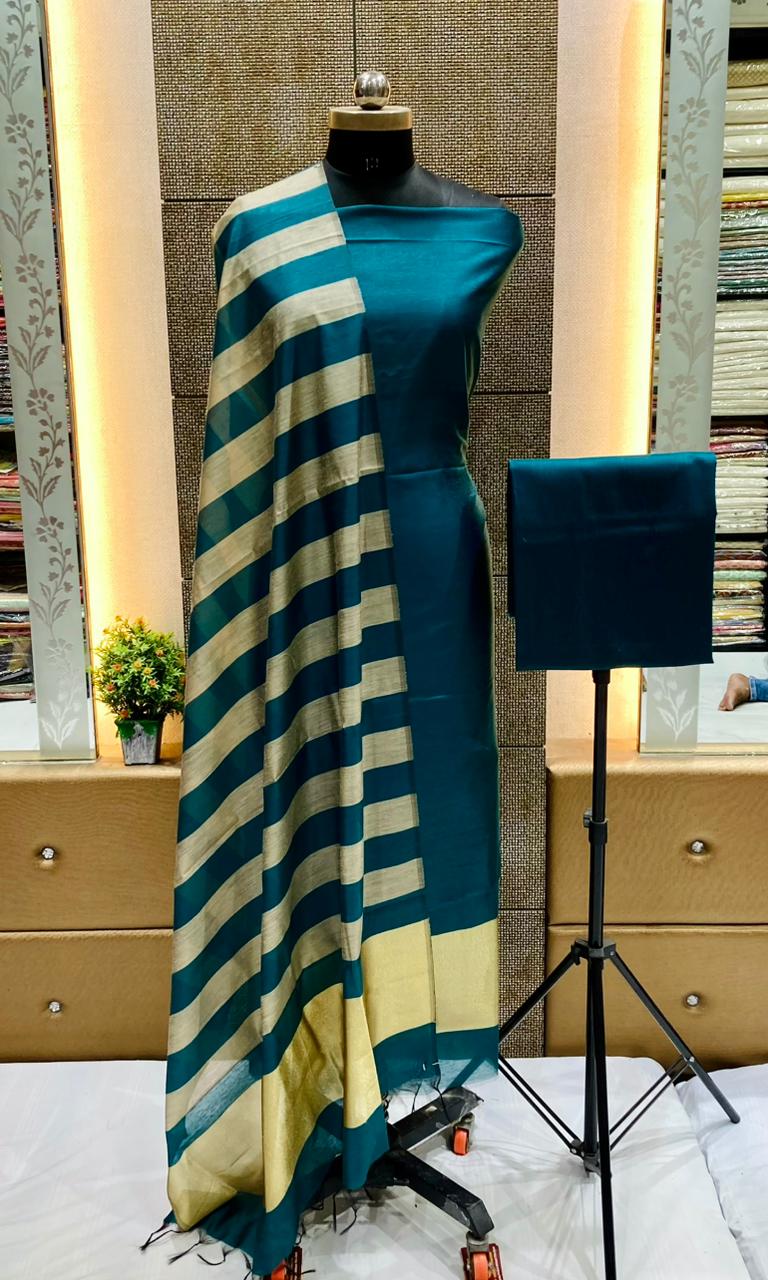 Exclusive Banarasi Unstitched Salwar kameez with Dupatta🦋*   *BANARASI SUIT*cotton suit  *TOP- cotton with zari stripe   *DUPATTA- cotton with zari patta cotton  *BOTTOM-* cotton plain  *2.50 meter each*
