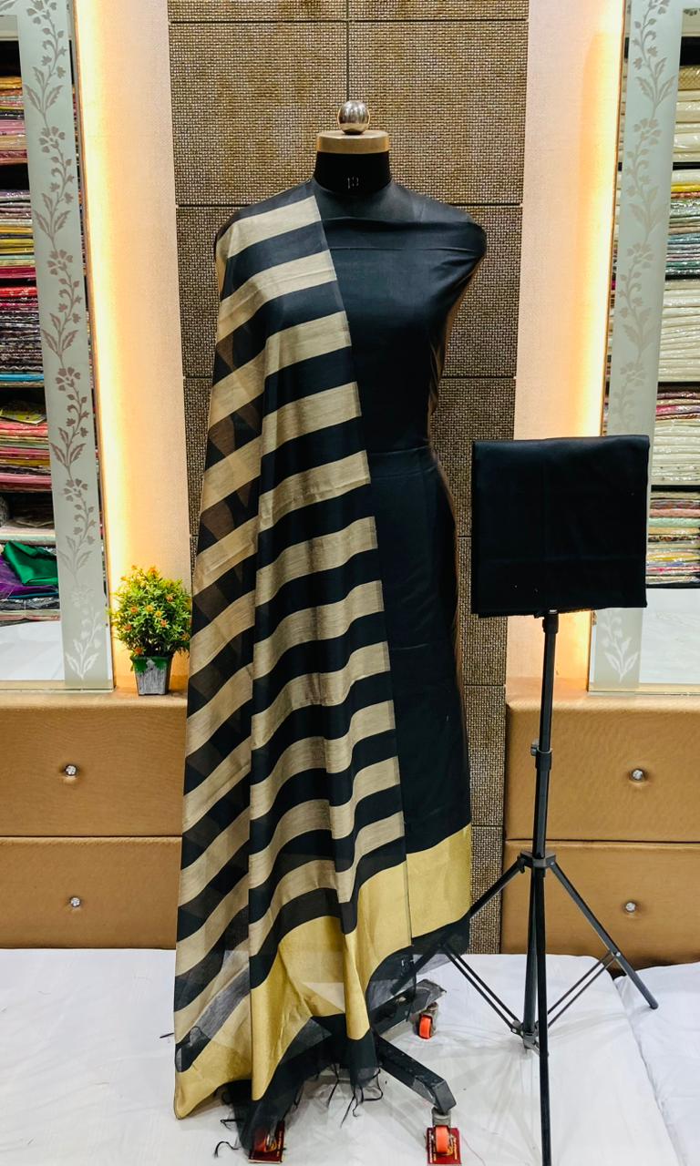 Exclusive Banarasi Unstitched Salwar kameez with Dupatta🦋*   *BANARASI SUIT*cotton suit  *TOP- cotton with zari stripe   *DUPATTA- cotton with zari patta cotton  *BOTTOM-* cotton plain  *2.50 meter each*