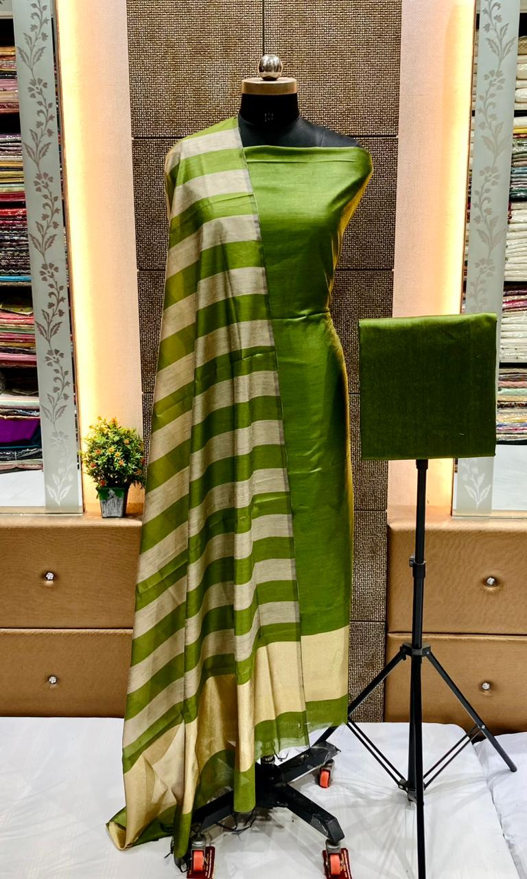 Exclusive Banarasi Unstitched Salwar kameez with Dupatta🦋*   *BANARASI SUIT*cotton suit  *TOP- cotton with zari stripe   *DUPATTA- cotton with zari patta cotton  *BOTTOM-* cotton plain  *2.50 meter each*