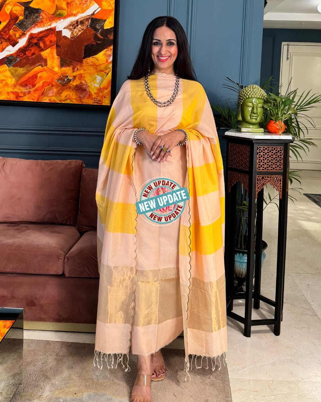 Exclusive Banarasi Unstitched Salwar kameez with Dupatta🦋*   *BANARASI SUIT*cotton suit  *TOP- cotton with zari stripe   *DUPATTA- cotton with zari patta cotton  *BOTTOM-* cotton plain  *2.50 meter each*